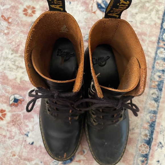 Dr Martin’s size 6 boots - Picture 3 of 12